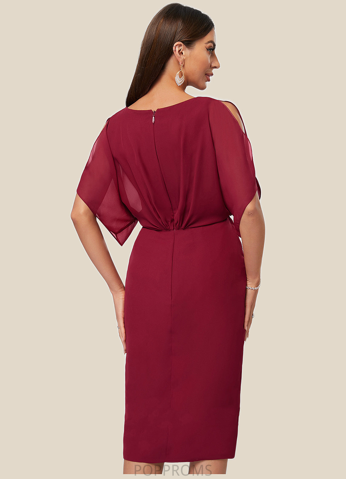 Savanah Sheath/Column V-Neck Knee-Length Chiffon Cocktail Dress With Pleated PP6P0022386