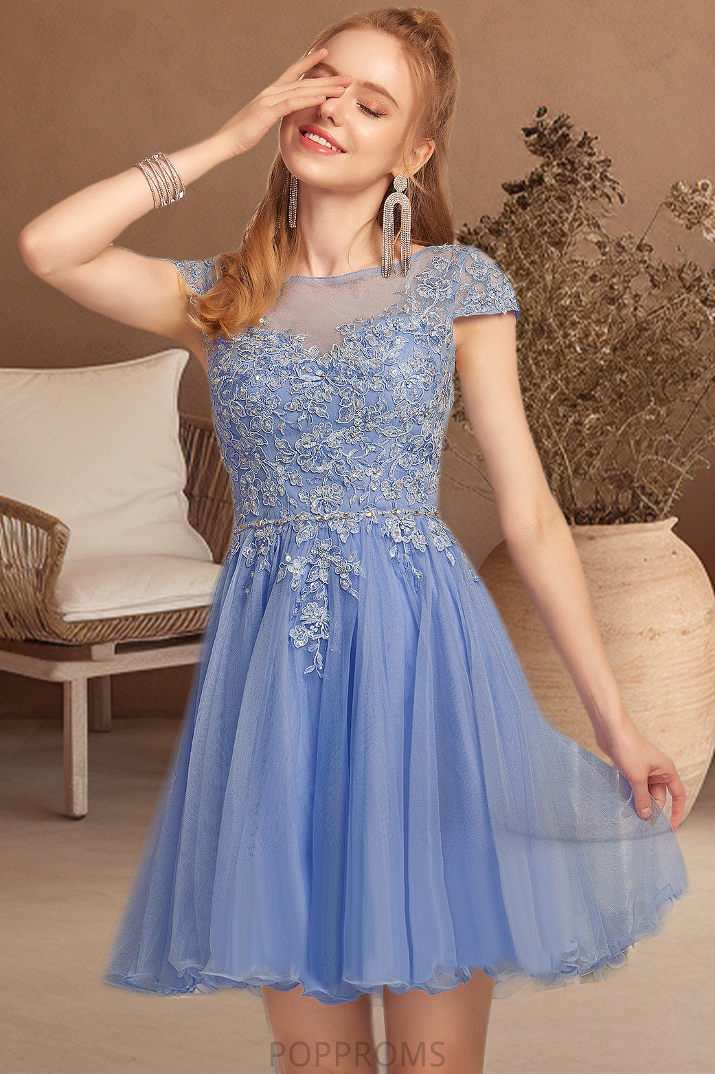 Shyanne A-line Scoop Short/Mini Tulle Homecoming Dress With Beading Appliques Lace PP6P0020547