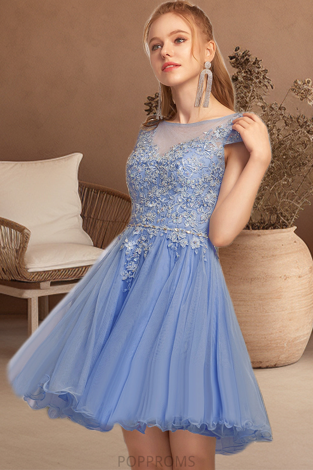 Shyanne A-line Scoop Short/Mini Tulle Homecoming Dress With Beading Appliques Lace PP6P0020547