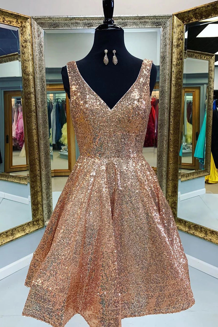 Sequins Short Prom Dresses Gold A-line V-Neck Homecoming Dresses