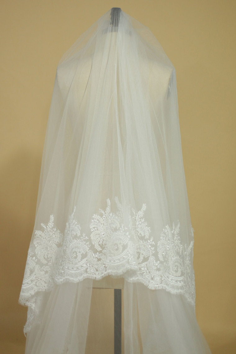 2024 Beautiful One-Tier Wedding Veils With Applique