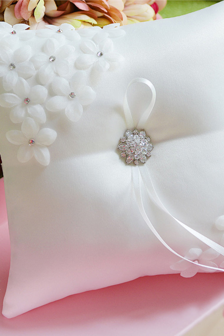 Nice Ring Pillow In Satin With Flowers