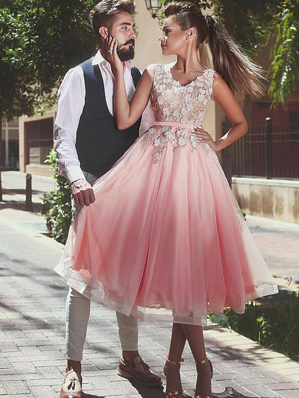 Ariana Homecoming Dresses 2024 A-Line V Neck Sleeveless Applique Beading Organza Tea-Length