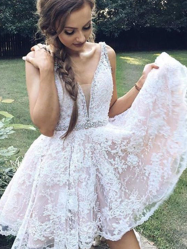 2024 A-Line V Neck Sleeveless Applique Beading Homecoming Dresses Mina Cut Short/Mini