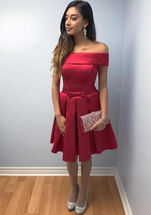 A Line Rita Homecoming Dresses Satin Off The Shoulder Red Pleated Bowknot Elegant Knee Length