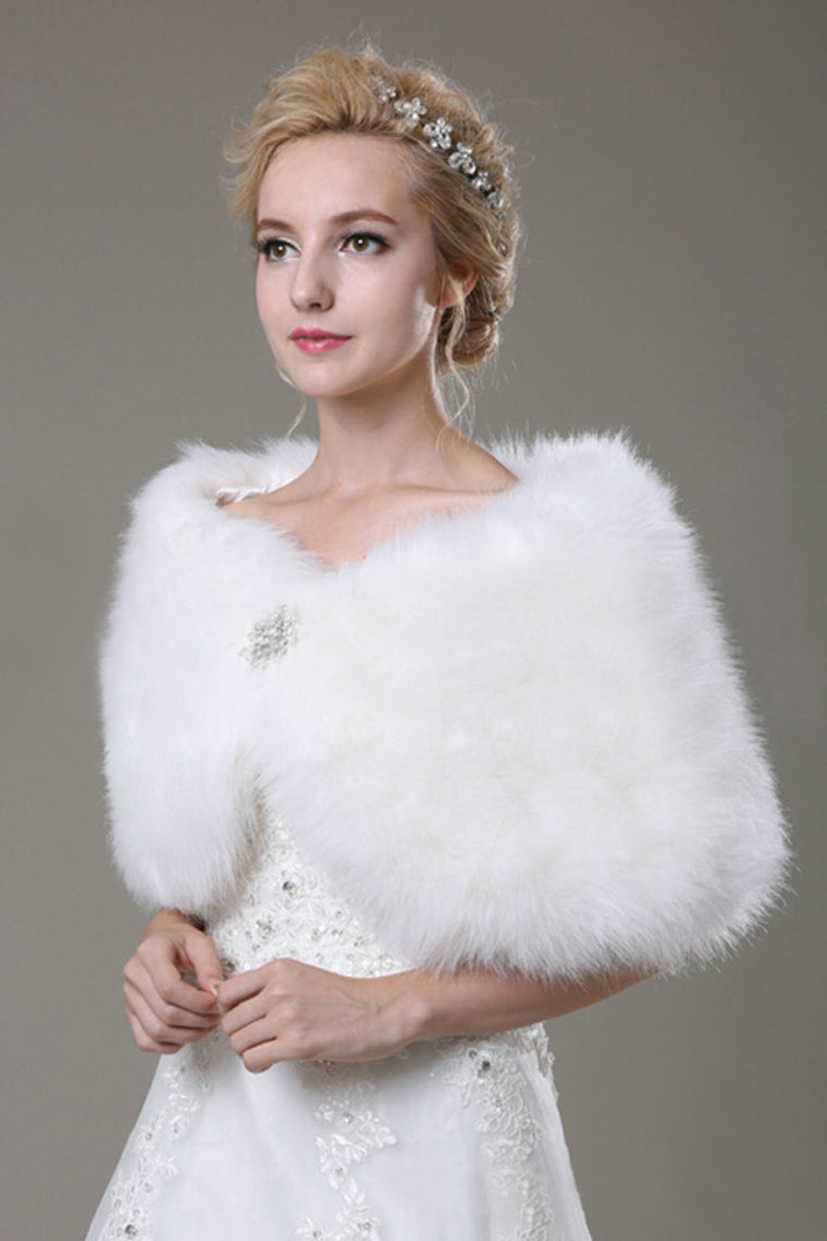 Elegant Faux Fur Wedding Wrap