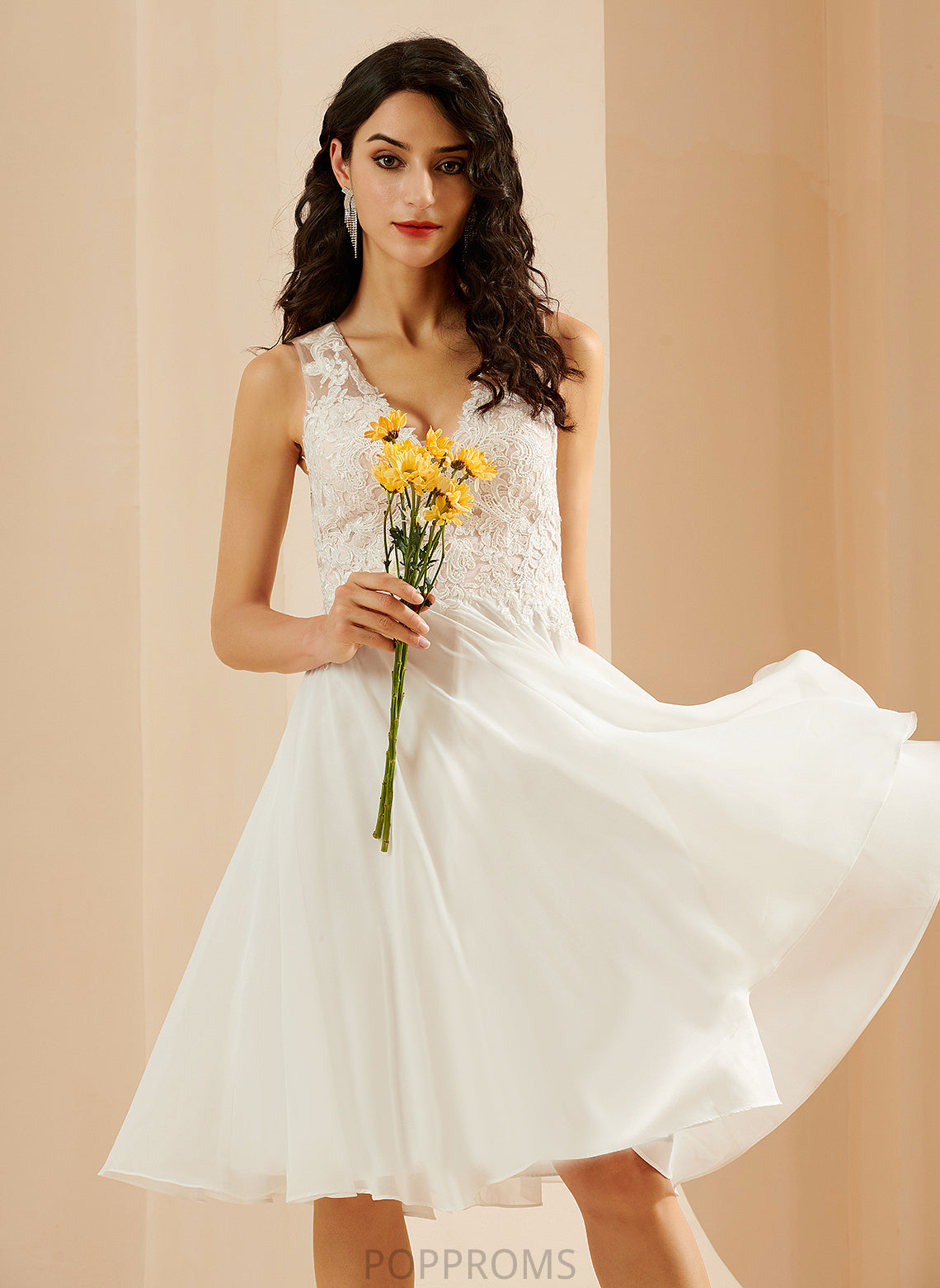 A-Line Annie Knee-Length Dress Wedding Dresses V-neck Sequins Wedding Chiffon Lace With