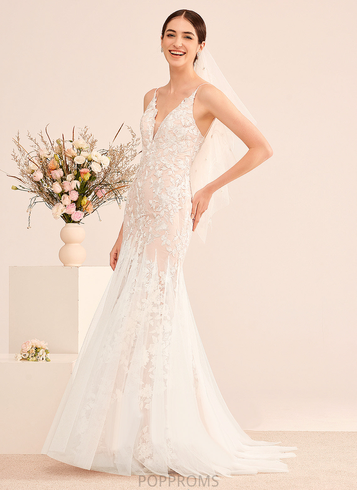 Wedding Wedding Dresses With Lace Alicia Court Tulle Trumpet/Mermaid Dress V-neck Train Lace