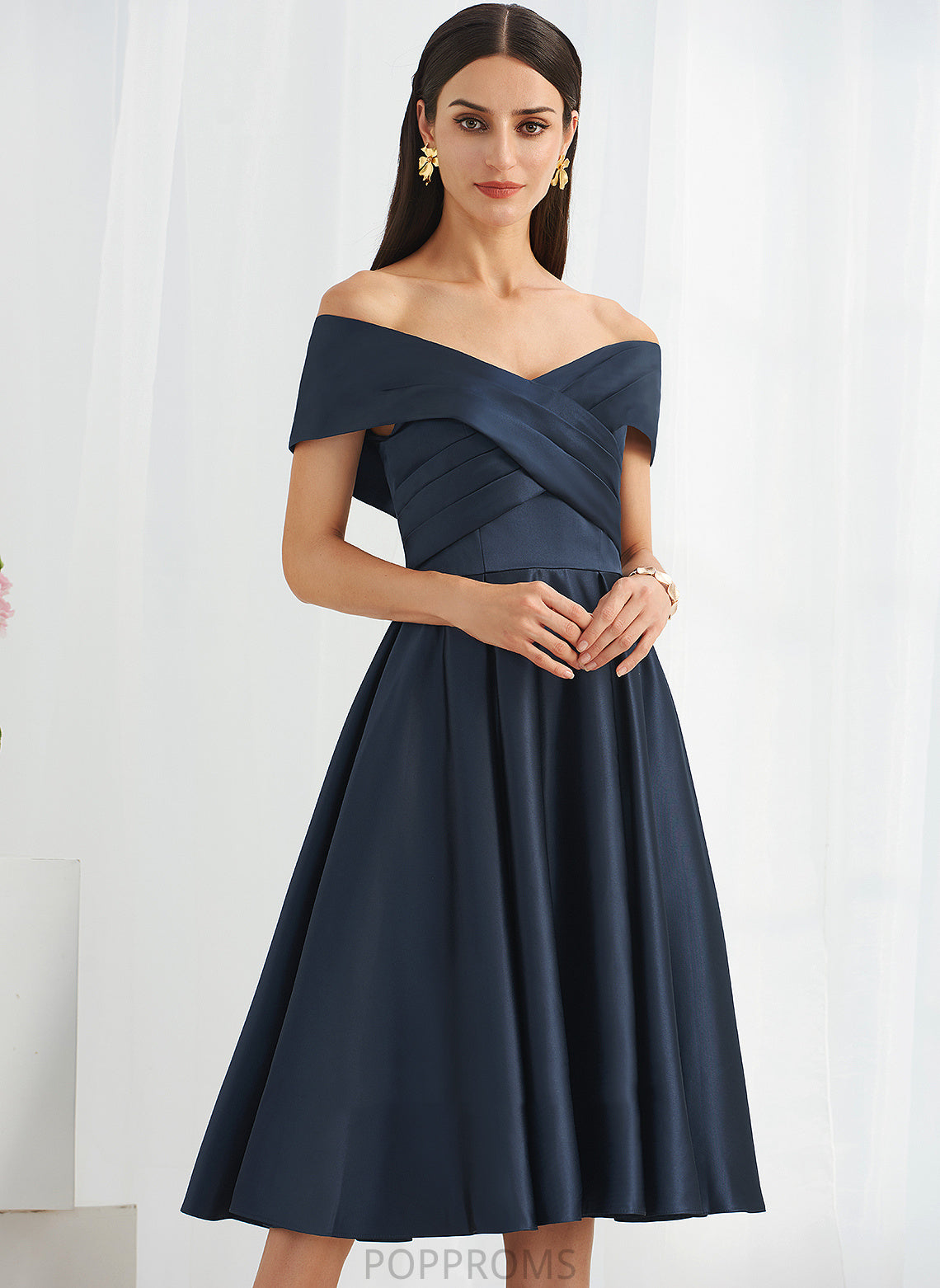 With Satin Cadence Knee-Length Off-the-Shoulder Dress Cocktail Dresses A-Line Cocktail Pockets