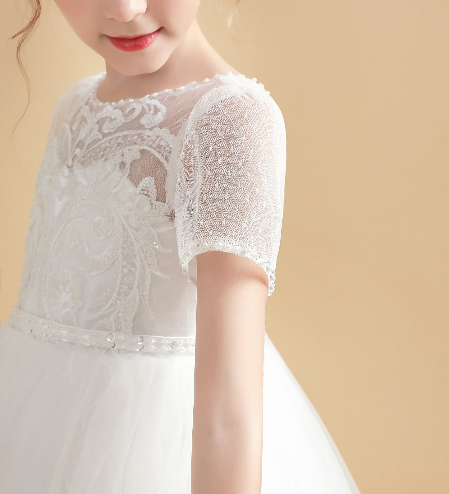 Short Sleeves Ivory Tulle Flower Girl Dresses With Lace Appliques