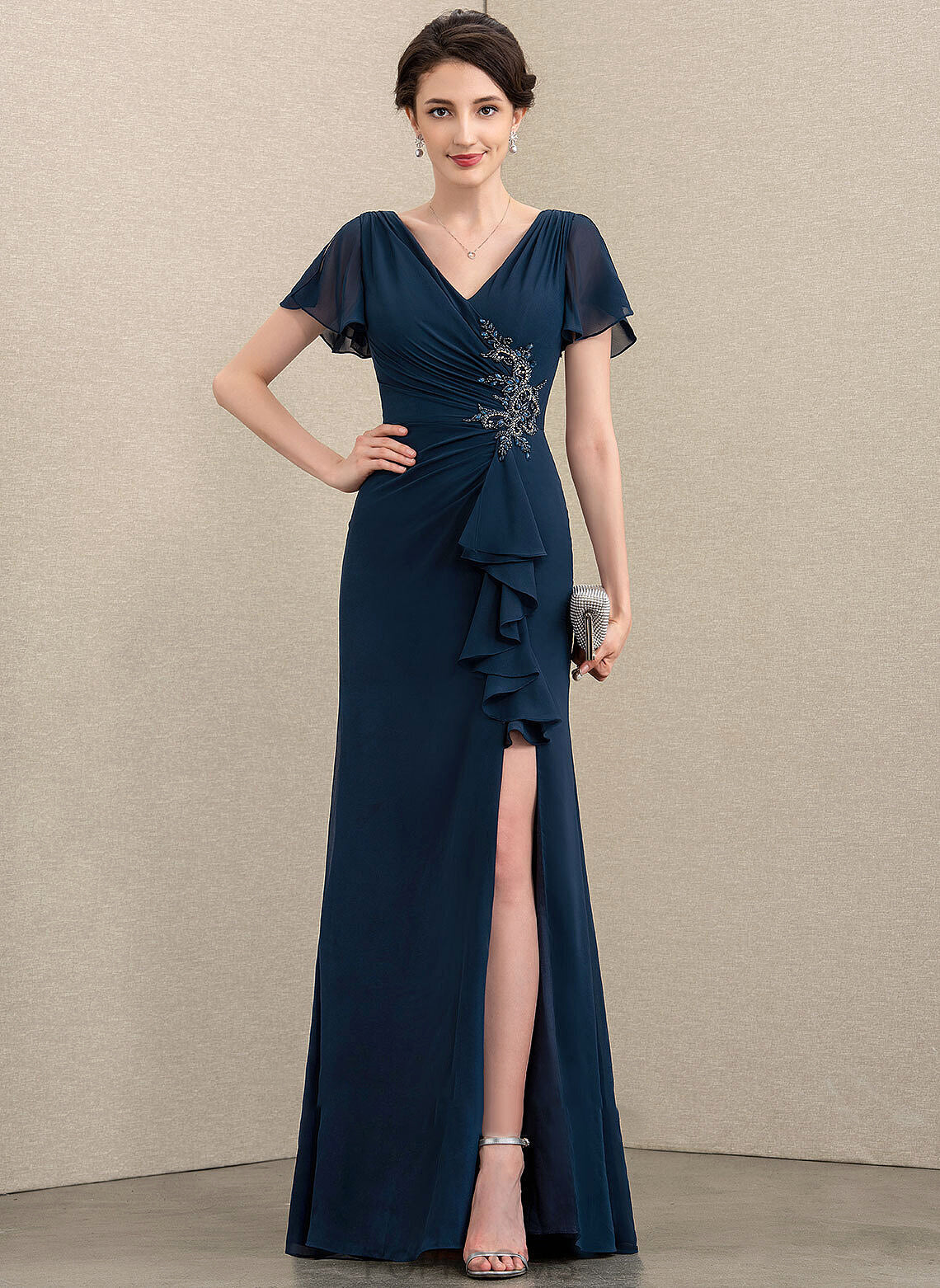 Beading Dress Cascading Front Chiffon of V-neck Split Sheath/Column Mother Ruffles the London Bride Floor-Length With Mother of the Bride Dresses