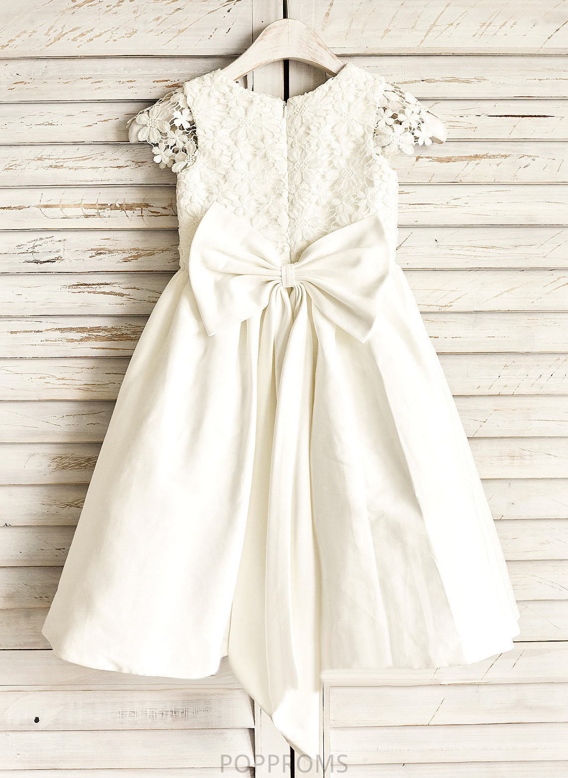 Brisa Sleeveless Lace/Bow(s) Scoop Dress Neck Satin A-Line Flower Girl Dresses - Flower With Girl Knee-length