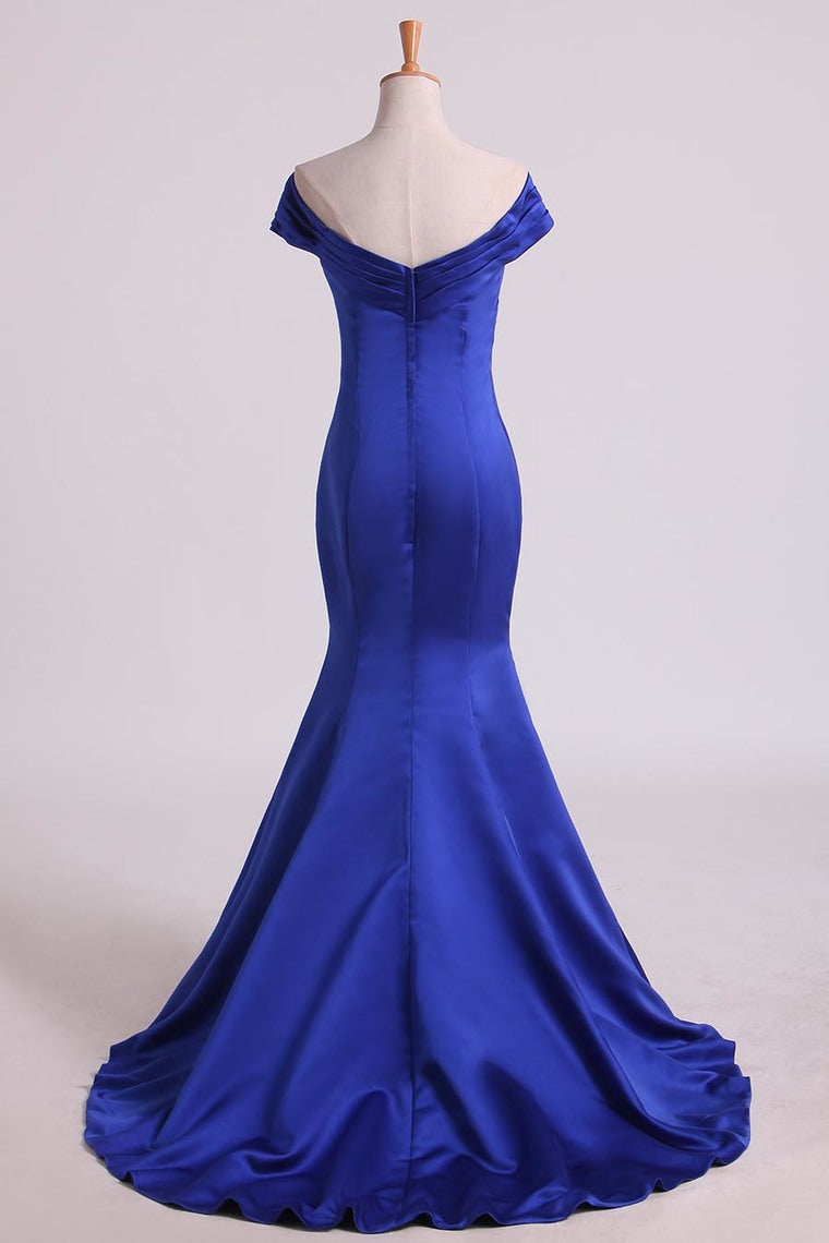 2024 Prom Dresses Off The Shoulder Satin Mermaid Dark Royal Blue Sweep Train