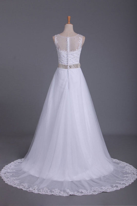 2024 A Line Scoop Tulle Wedding Dresses With Applique And Beads