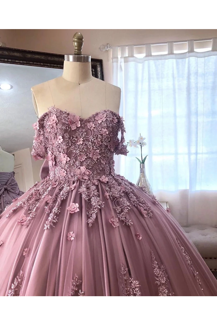 Ball Gown Off The Shoulder Tulle Quinceanera Dress With Lace Appliques, Puffy Prom Dress