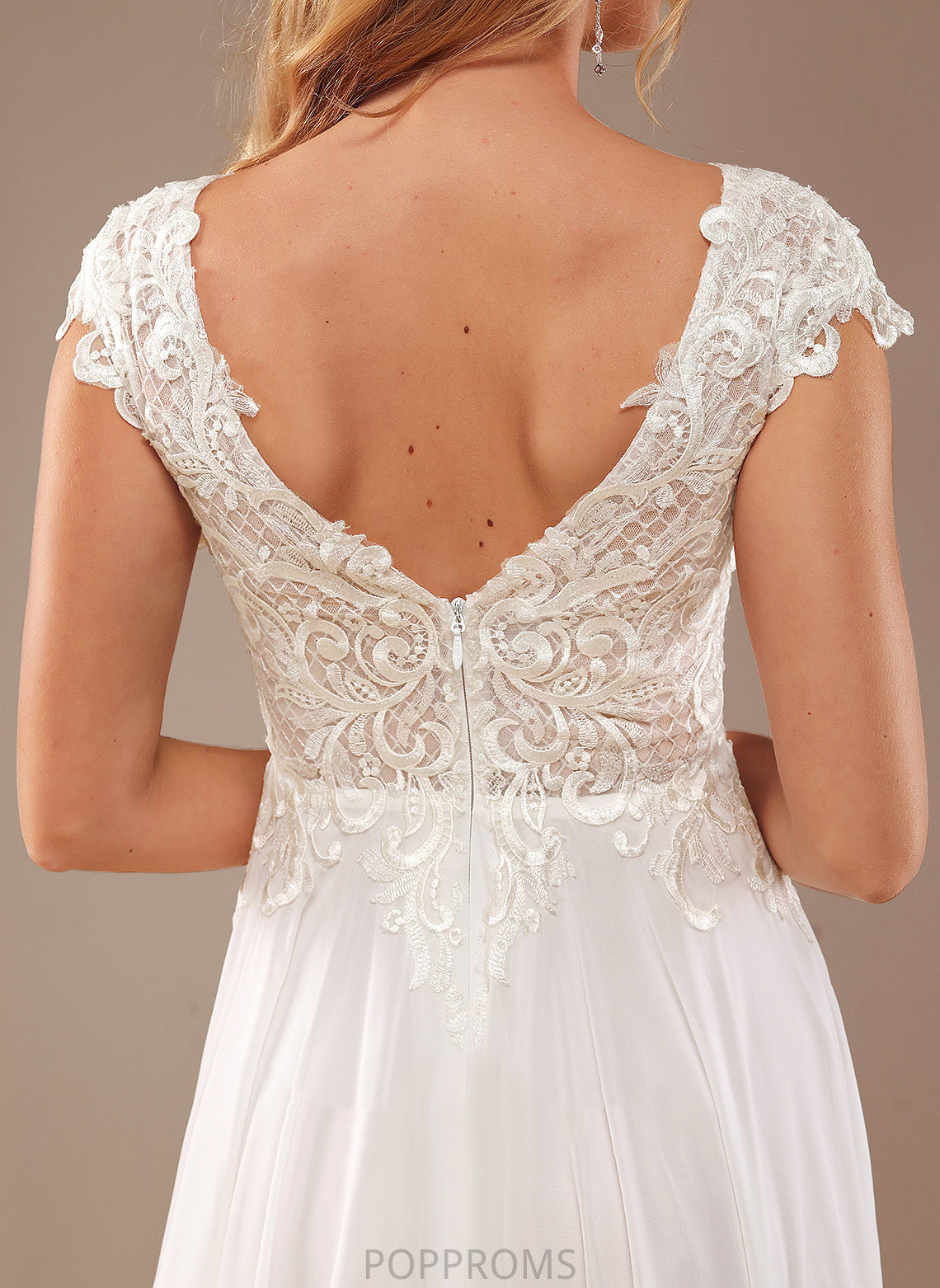 Train Dress A-Line Lace Wedding Dresses Chiffon Sweep Aaliyah Lace Wedding With V-neck