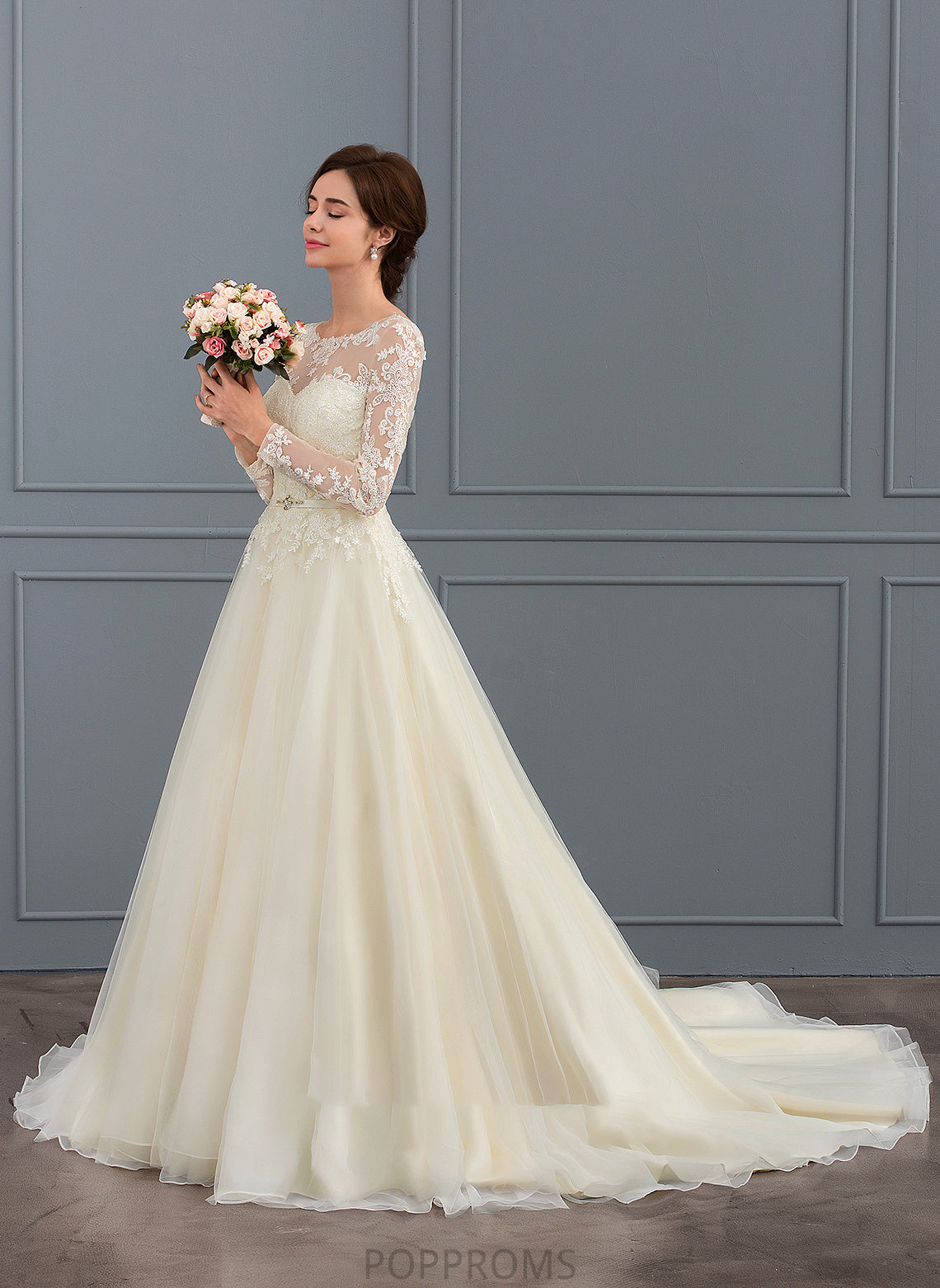 Court Illusion Wedding Ball-Gown/Princess Lilyana With Wedding Dresses Tulle Dress Lace Train Beading Sequins