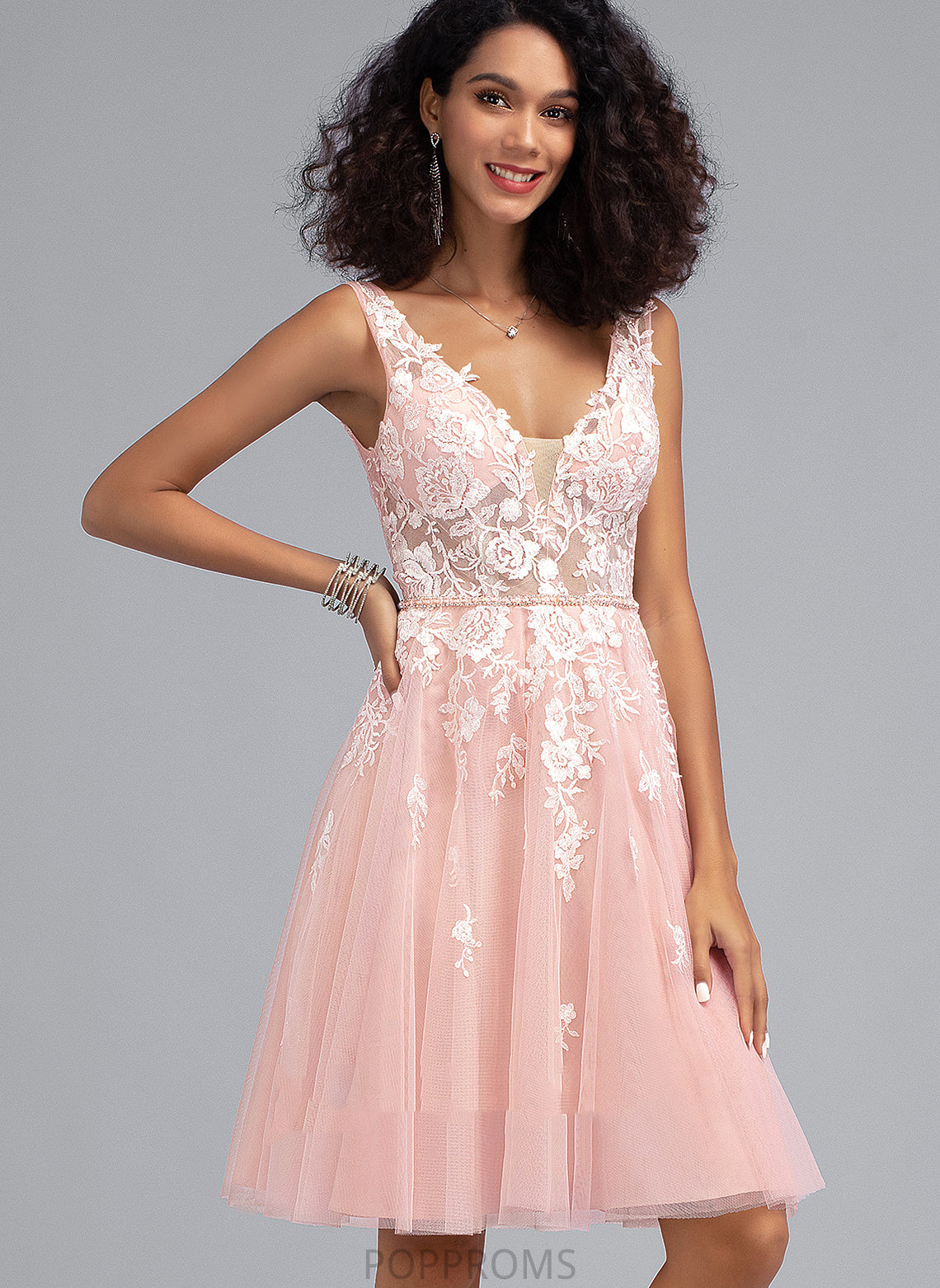 With Knee-Length Lace V-neck Dress A-Line Sequins Leyla Homecoming Dresses Beading Tulle Homecoming