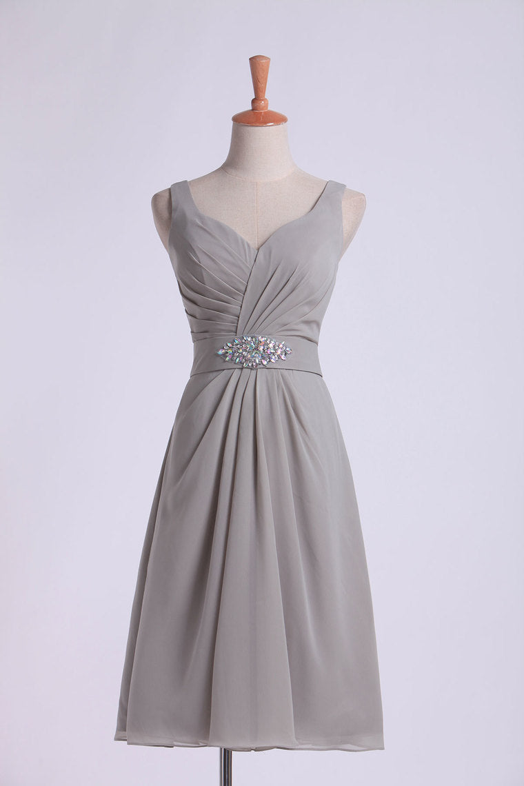 2024 Bridesmaid Dresses V Neck Princess Short/Mini With Ruffles And Beads Chiffon