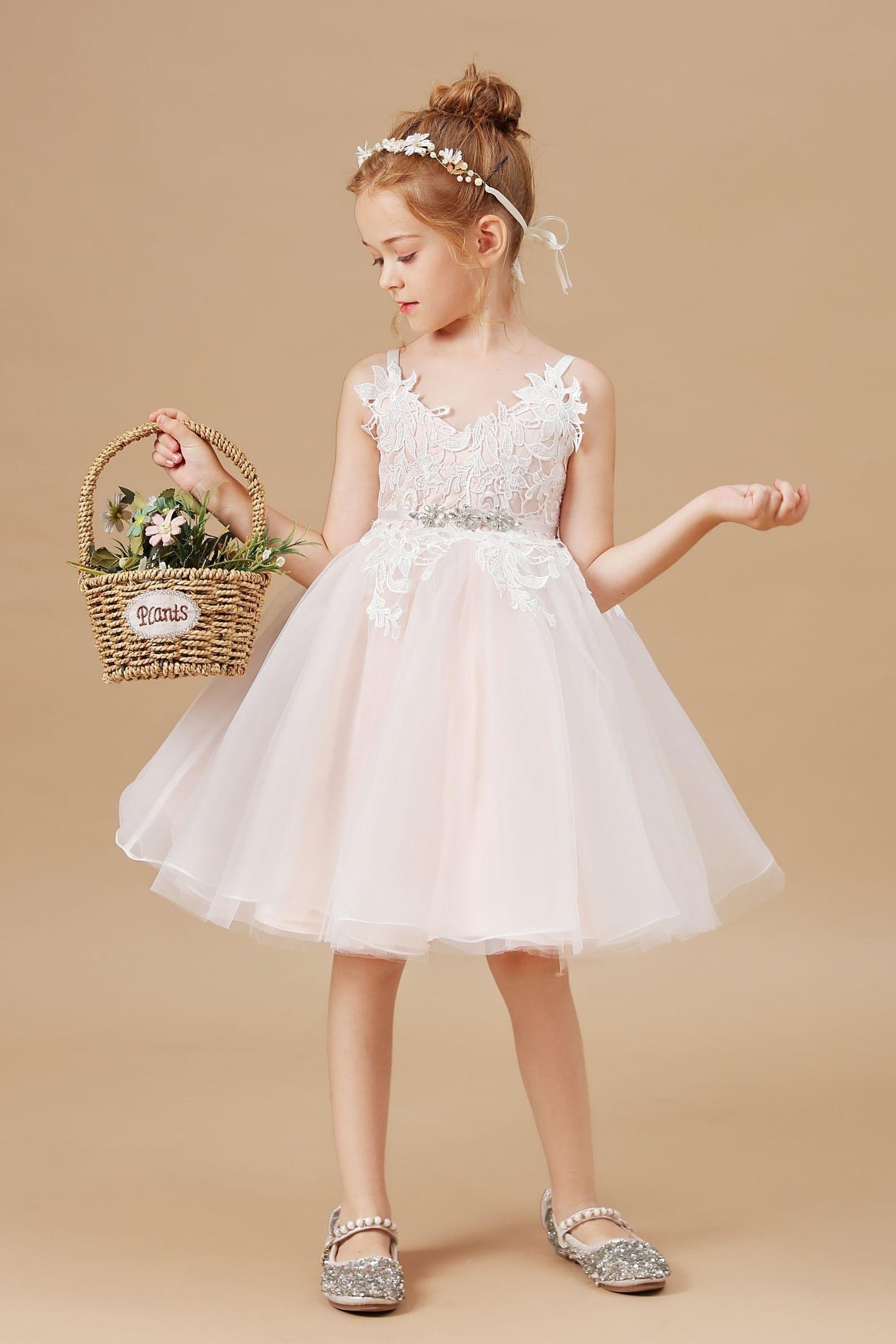 Halter-top V-neck Appliques Tulle Flower Girl Dresses with Sash