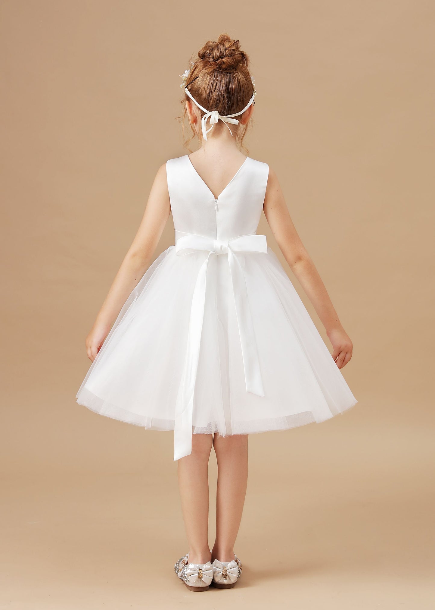 Sleeveless Ivory V-neck Tulle Satin Flower Girl Dresses With Bowknot