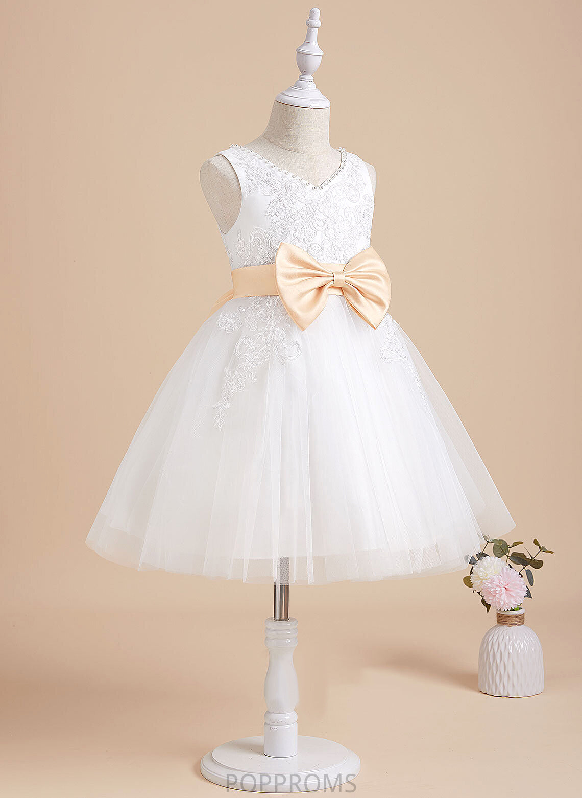 With Sash/Beading/Bow(s) Girl A-Line Flower Knee-length Tulle/Lace V-neck Dress Flower Girl Dresses Sleeveless - Kaylin