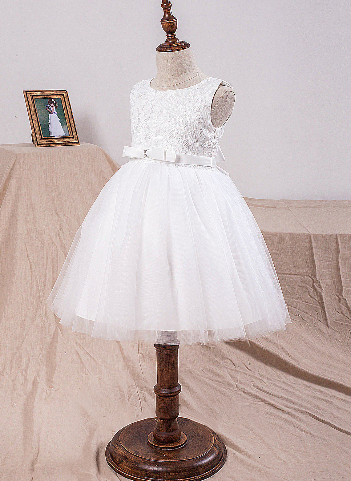 Girl Tulle/Lace - Ball-Gown/Princess Bow(s) Neck Scoop Sleeveless Flower Girl Dresses With Flower Dress Grace Knee-length