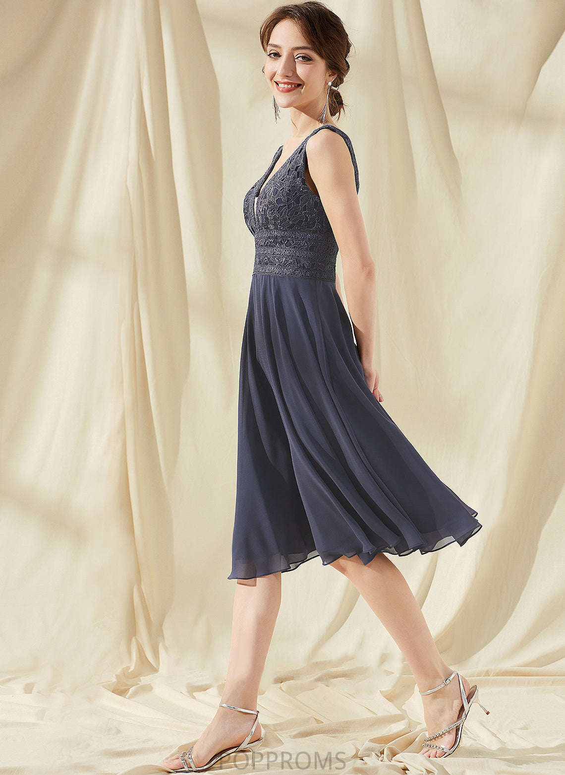 V-neck Homecoming Dresses Lace Knee-Length Homecoming Dress Chiffon A-Line Hadassah