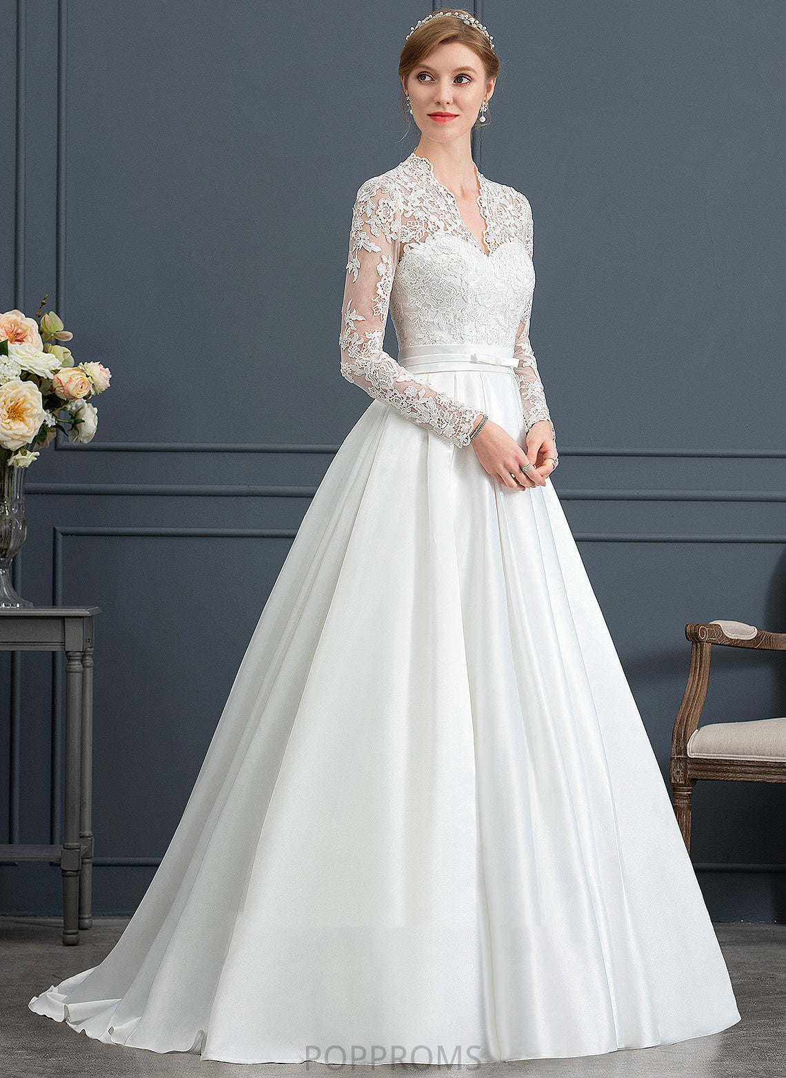 Wedding Wedding Dresses Ball-Gown/Princess Satin V-neck Dress With Bow(s) Court Lace Shirley Train