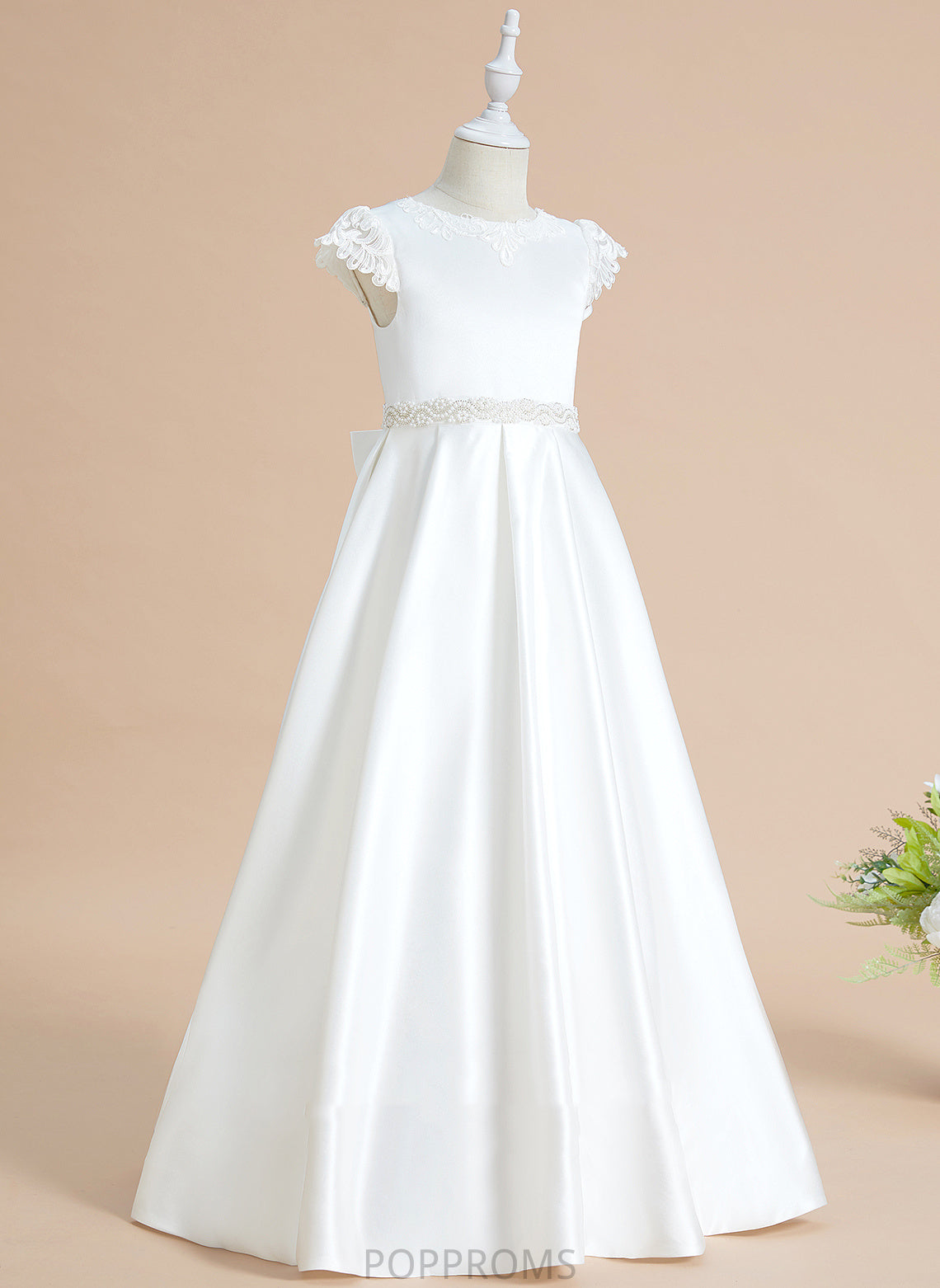 With Ball-Gown/Princess Dress Scoop Flower Girl Dresses Lace/Beading/Bow(s) Satin Short Sleeves - Neck Floor-length Girl Yaretzi Flower