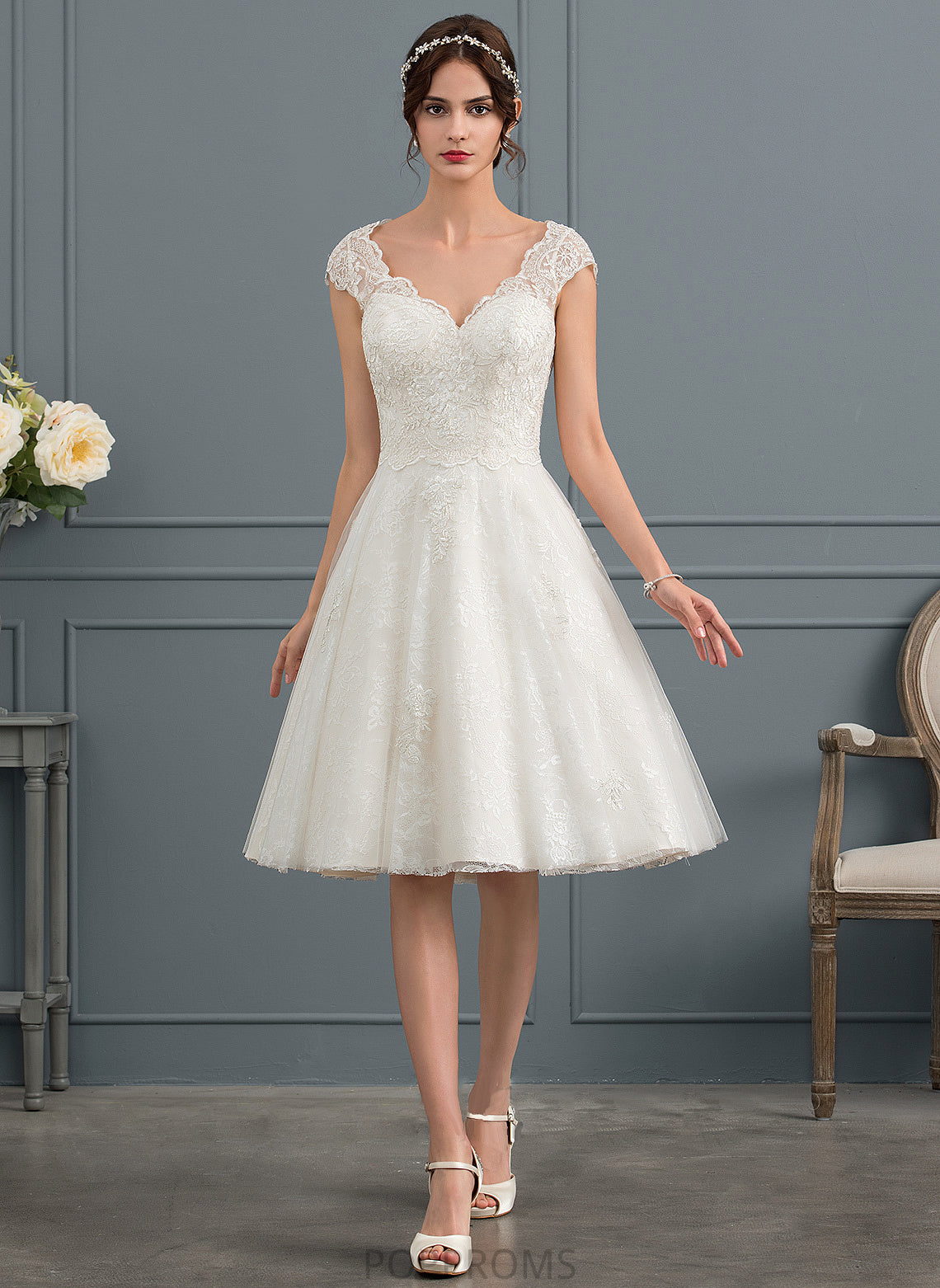 A-Line Knee-Length Wedding Dresses Lace Jaqueline Wedding V-neck Dress Tulle