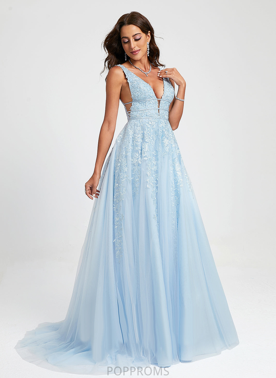 Train Prom Dresses Lace Briana Sweep Beading Tulle With Ball-Gown/Princess V-neck