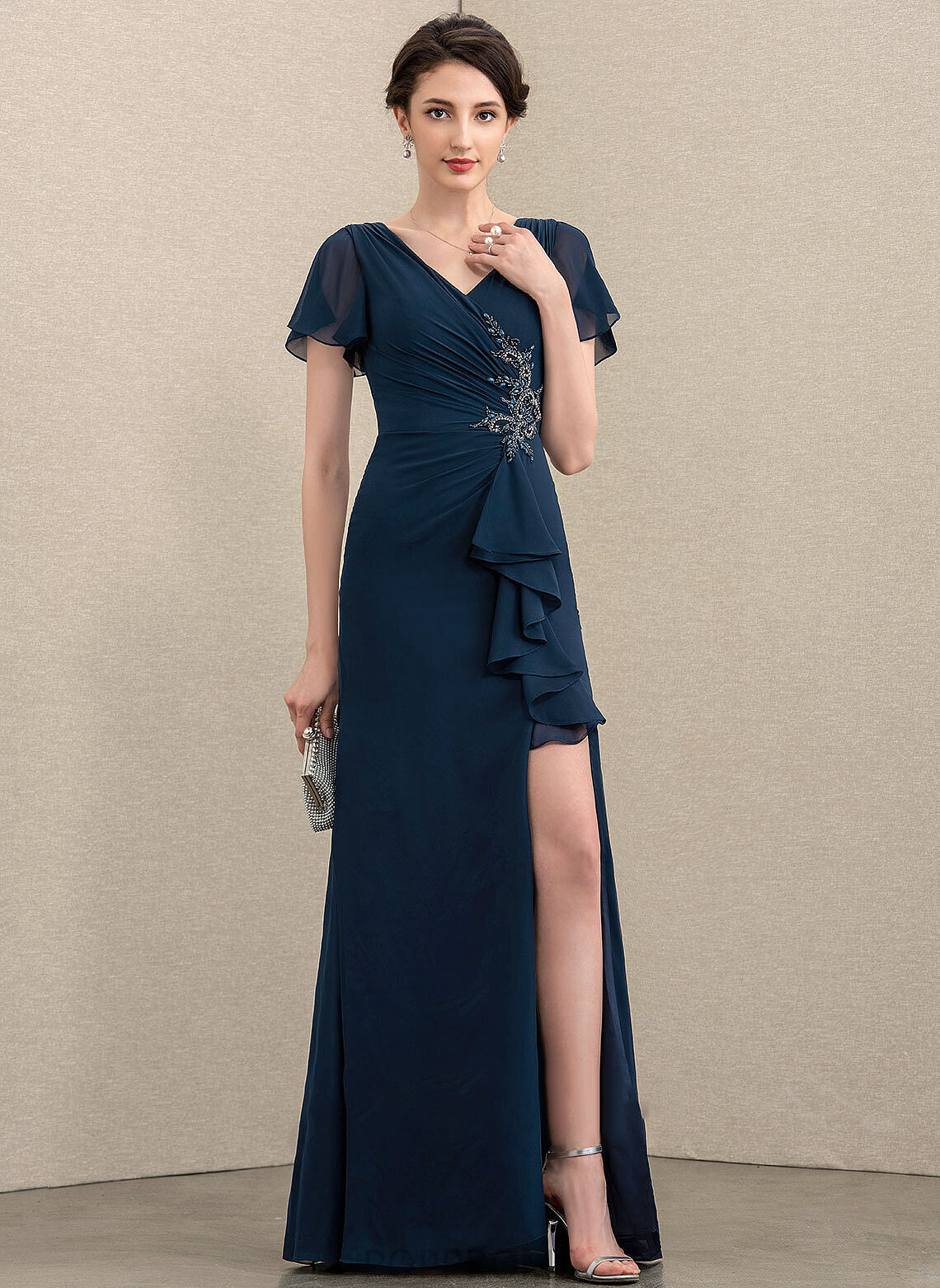 Beading Dress Cascading Front Chiffon of V-neck Split Sheath/Column Mother Ruffles the London Bride Floor-Length With Mother of the Bride Dresses