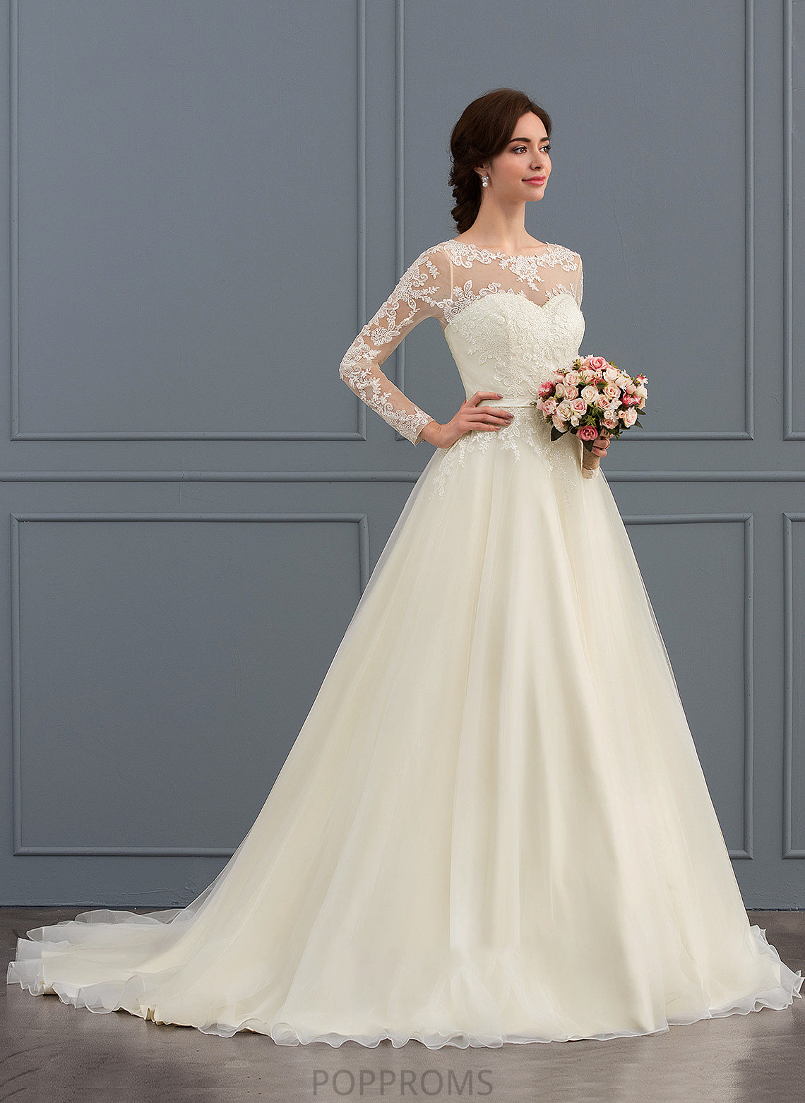 Court Illusion Wedding Ball-Gown/Princess Lilyana With Wedding Dresses Tulle Dress Lace Train Beading Sequins