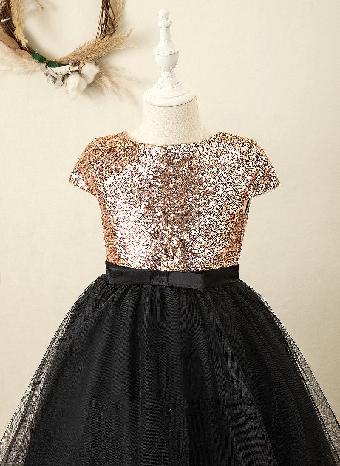 With Flower Girl Dresses Scoop Neck Dress - Tulle/Sequined Bow(s) Flower Girl A-Line Sleeveless Emily Asymmetrical