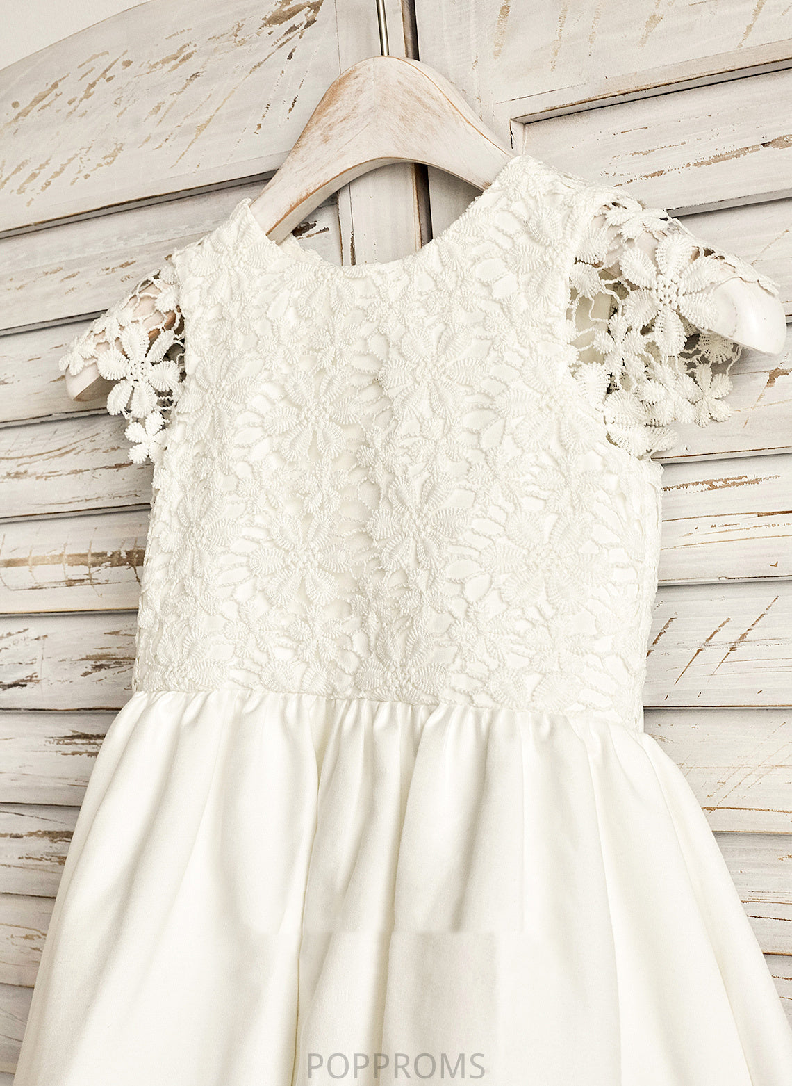 Brisa Sleeveless Lace/Bow(s) Scoop Dress Neck Satin A-Line Flower Girl Dresses - Flower With Girl Knee-length