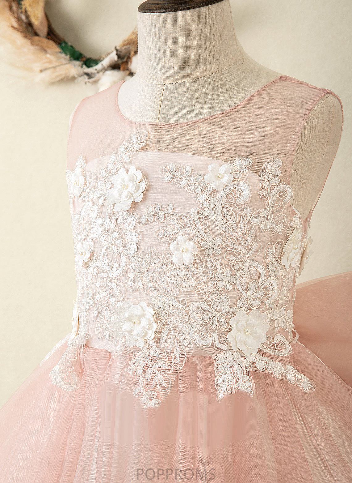 With Flower Girl Dresses Flower Bow(s)/V - Dress A-Line Back Girl Sleeveless Scoop Satin/Tulle Neck Knee-length Emilie