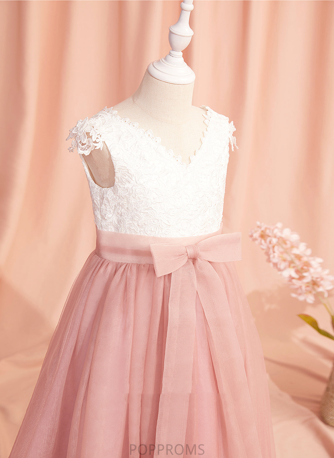 Back Girl With Dress Ball-Gown/Princess Lyric Flower Floor-length V-neck Tulle Sash/Bow(s)/V Short - Sleeves Flower Girl Dresses