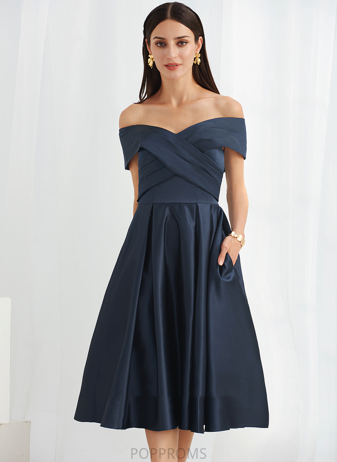 With Satin Cadence Knee-Length Off-the-Shoulder Dress Cocktail Dresses A-Line Cocktail Pockets