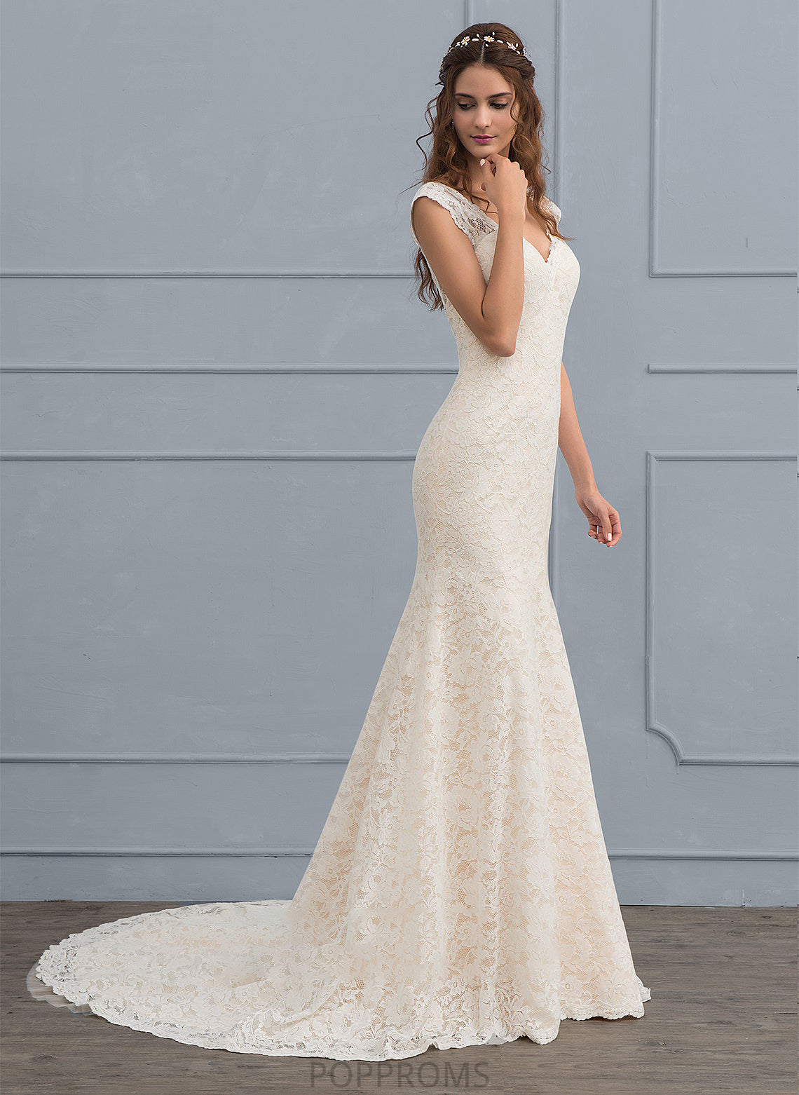 Court Dress V-neck Wedding Dresses Brooke Lace Train Trumpet/Mermaid Wedding