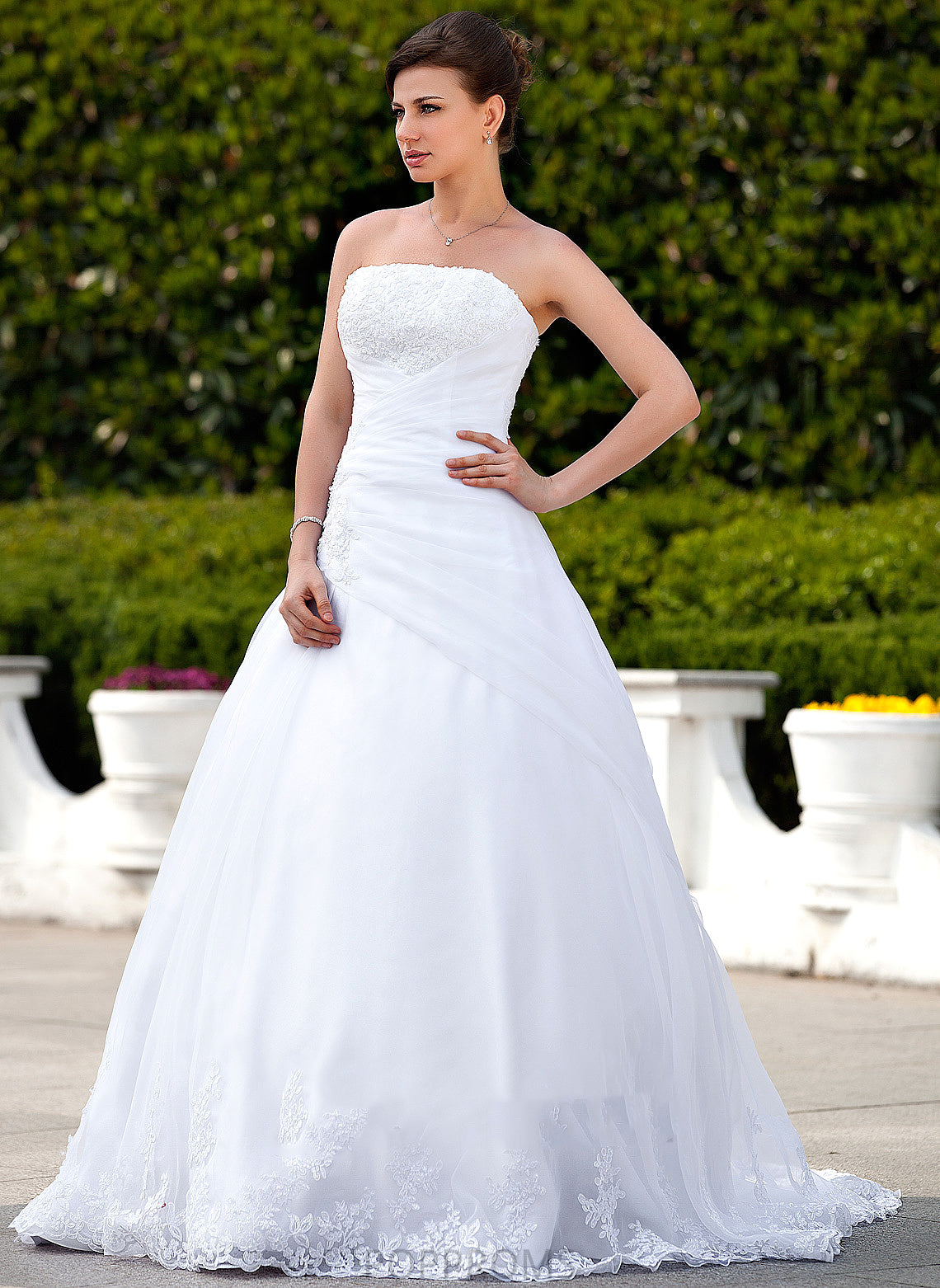 Organza Ball-Gown/Princess With Wedding Lace Cora Dress Strapless Chapel Train Wedding Dresses Beading