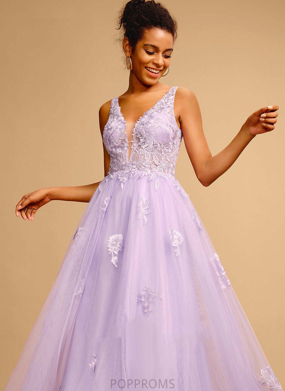 V-neck Ball-Gown/Princess Lace Prom Dresses Tulle Floor-Length Lucille