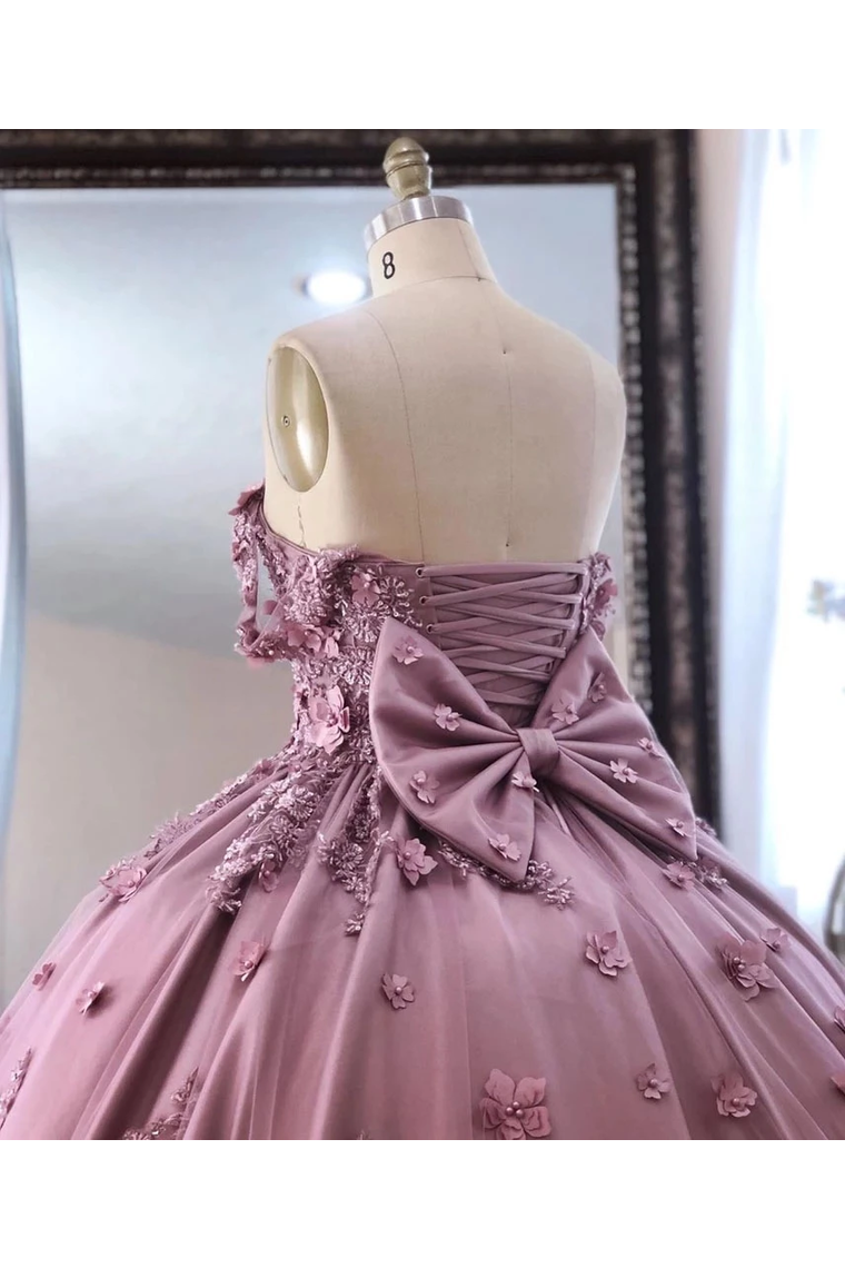 Ball Gown Off The Shoulder Tulle Quinceanera Dress With Lace Appliques, Puffy Prom Dress