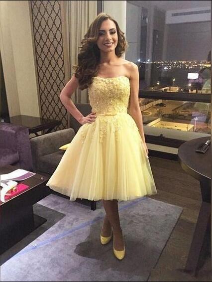 Princess/A-Line Strapless Above-Knee Daffodil Tulle Homecoming Dresses Maren Dresses With Appliques Prom