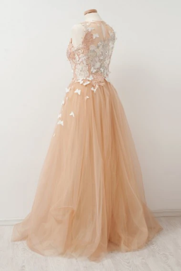 A-Line Round Neck Tulle Long Prom Dress With Lace Appliques