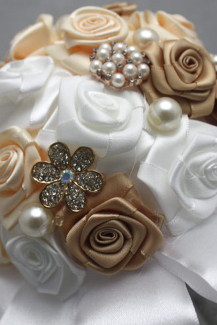 Satin Pearl Crystal Round Roses Wedding Bouquets (26*20cm)