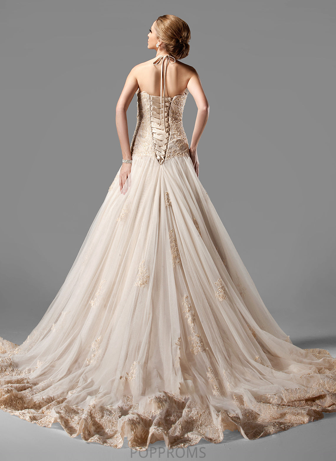 Wedding Ball-Gown/Princess Evelin Tulle Beading With Wedding Dresses Chapel Halter Train Dress Lace