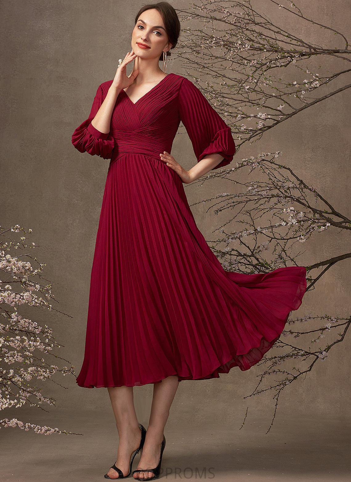 With Pleated Mother the Mother of the Bride Dresses Bride Dress of Chiffon Tea-Length V-neck Ina A-Line