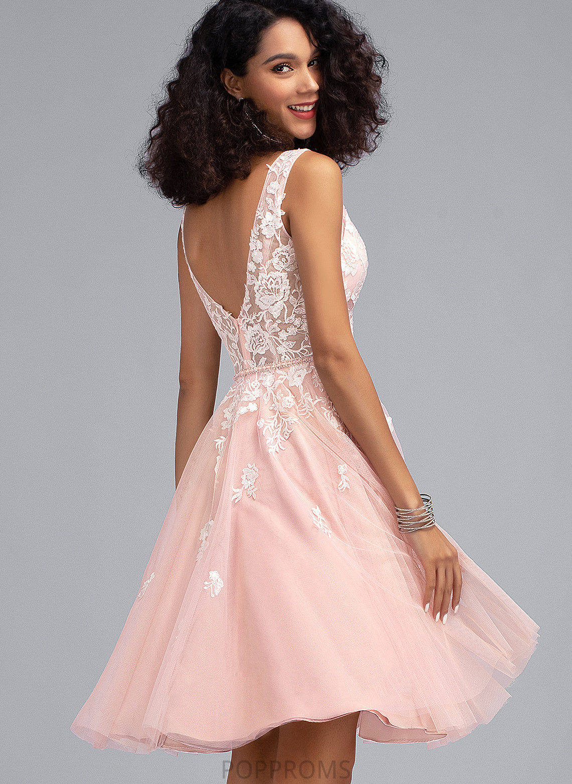 With Knee-Length Lace V-neck Dress A-Line Sequins Leyla Homecoming Dresses Beading Tulle Homecoming