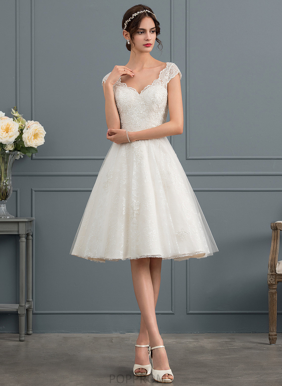 A-Line Knee-Length Wedding Dresses Lace Jaqueline Wedding V-neck Dress Tulle